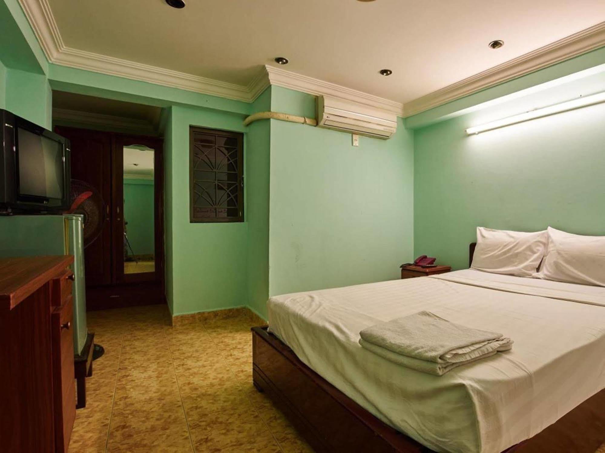 Ha Vy Hotel Ho Chi Minh-staden Exteriör bild