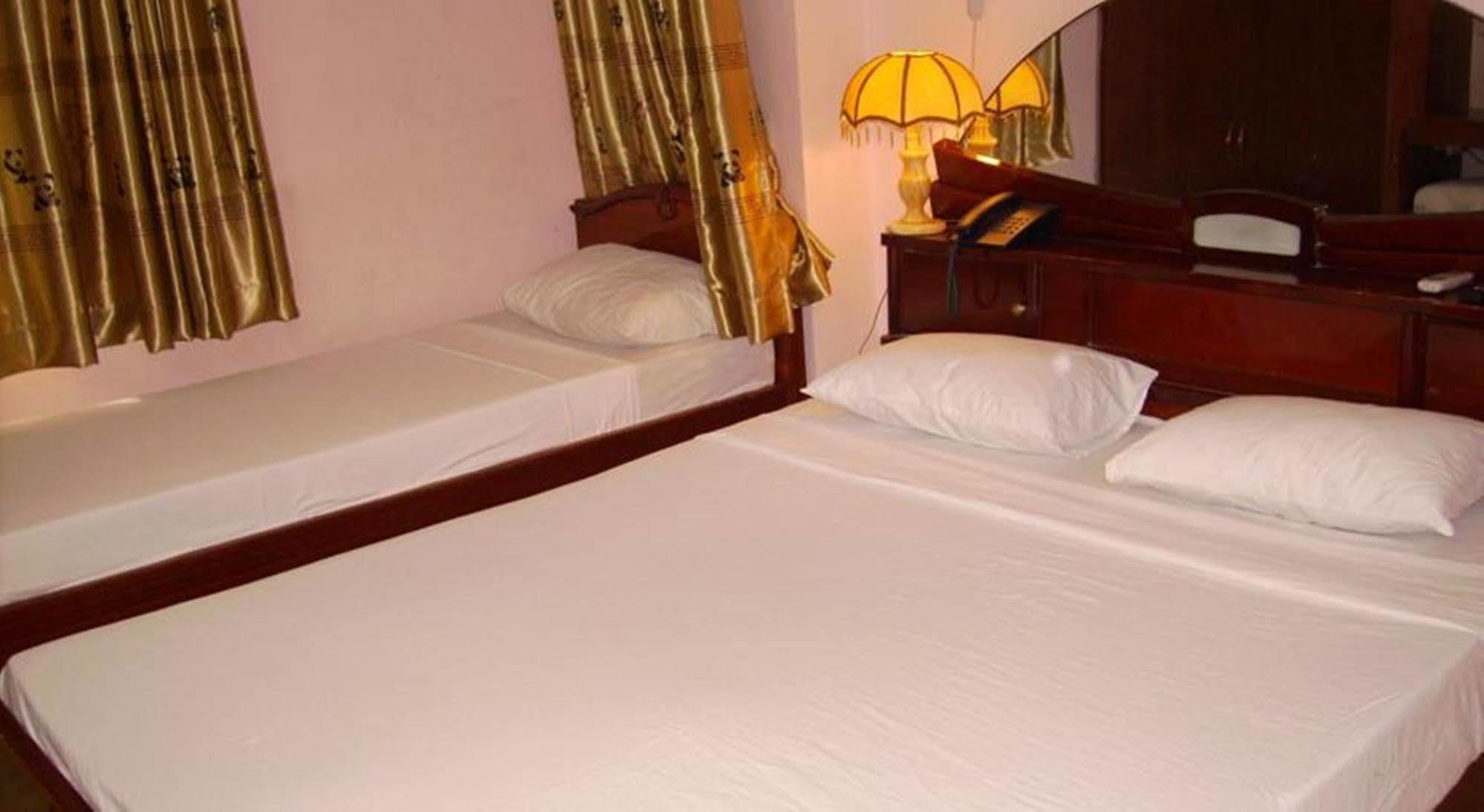 Ha Vy Hotel Ho Chi Minh-staden Exteriör bild