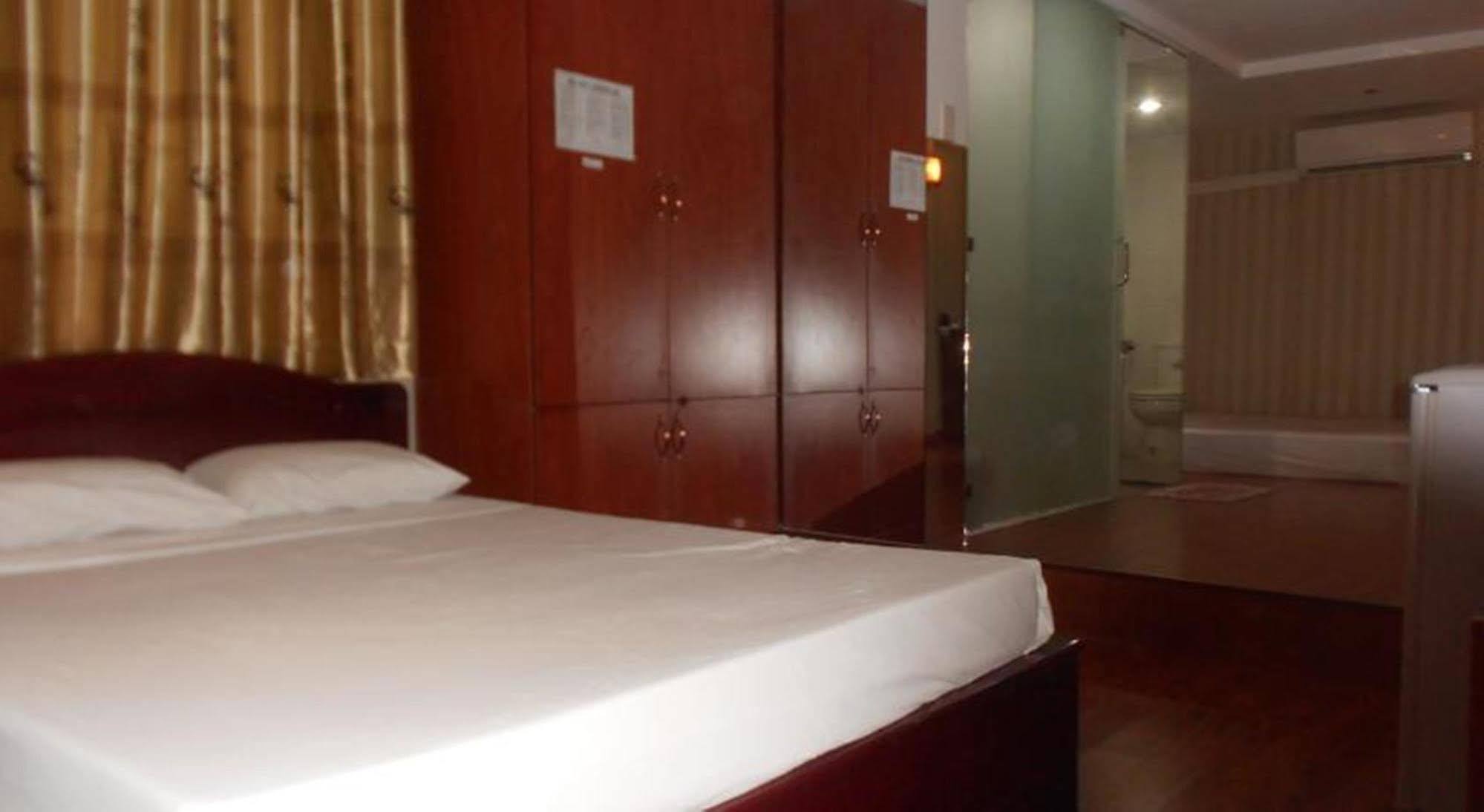 Ha Vy Hotel Ho Chi Minh-staden Exteriör bild